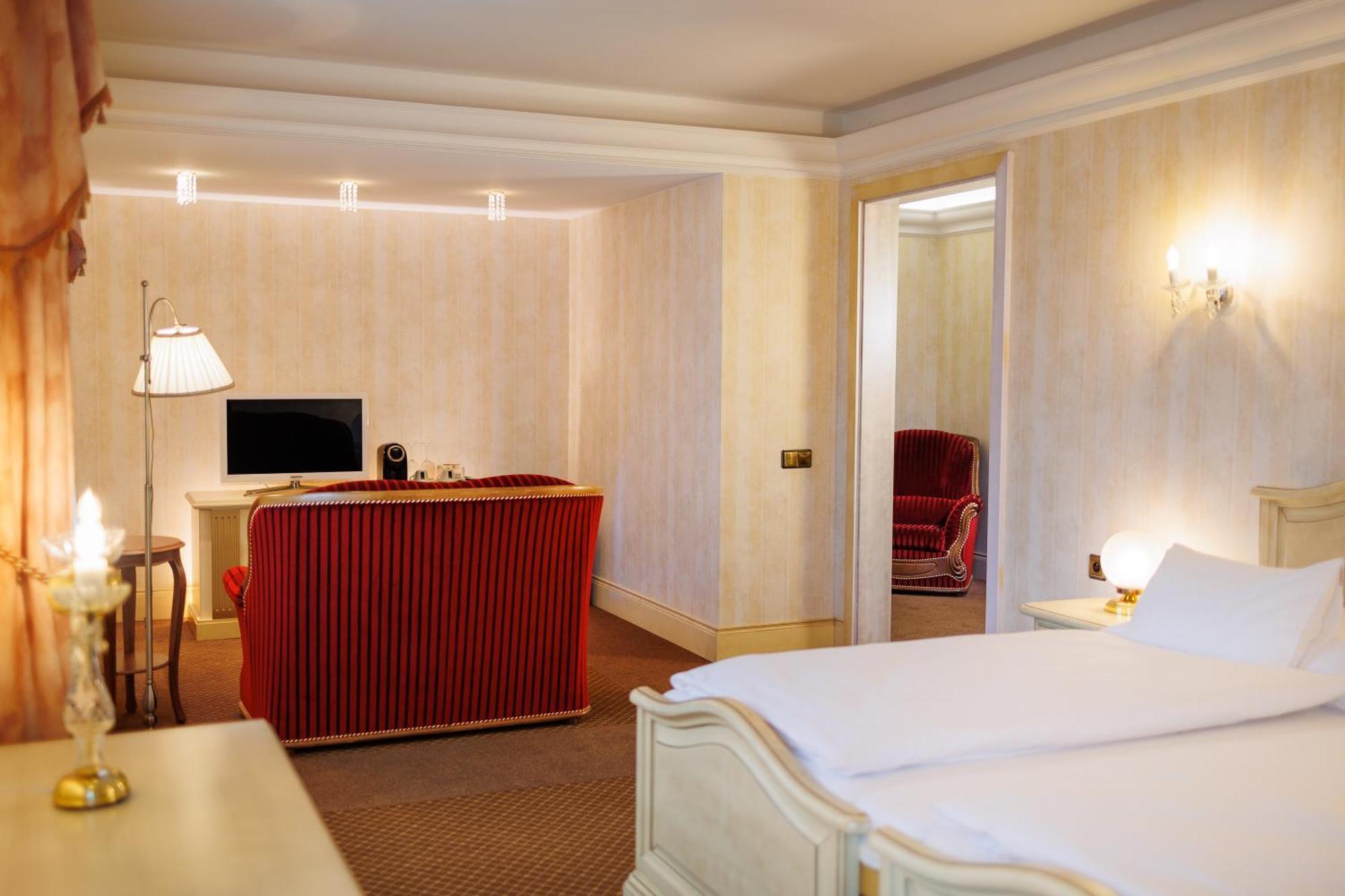 Hotel Chateau Cihelny كارلوفي فاري المظهر الخارجي الصورة