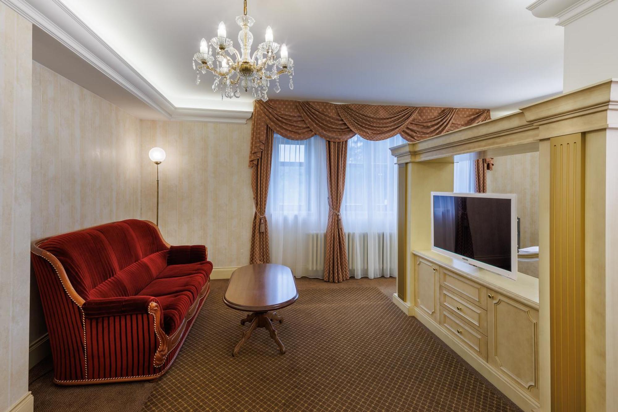 Hotel Chateau Cihelny كارلوفي فاري المظهر الخارجي الصورة