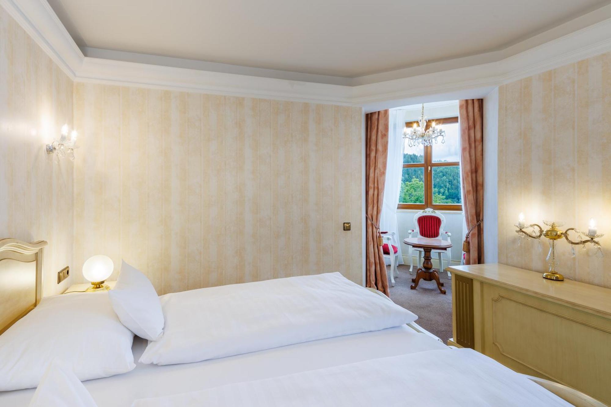 Hotel Chateau Cihelny كارلوفي فاري المظهر الخارجي الصورة