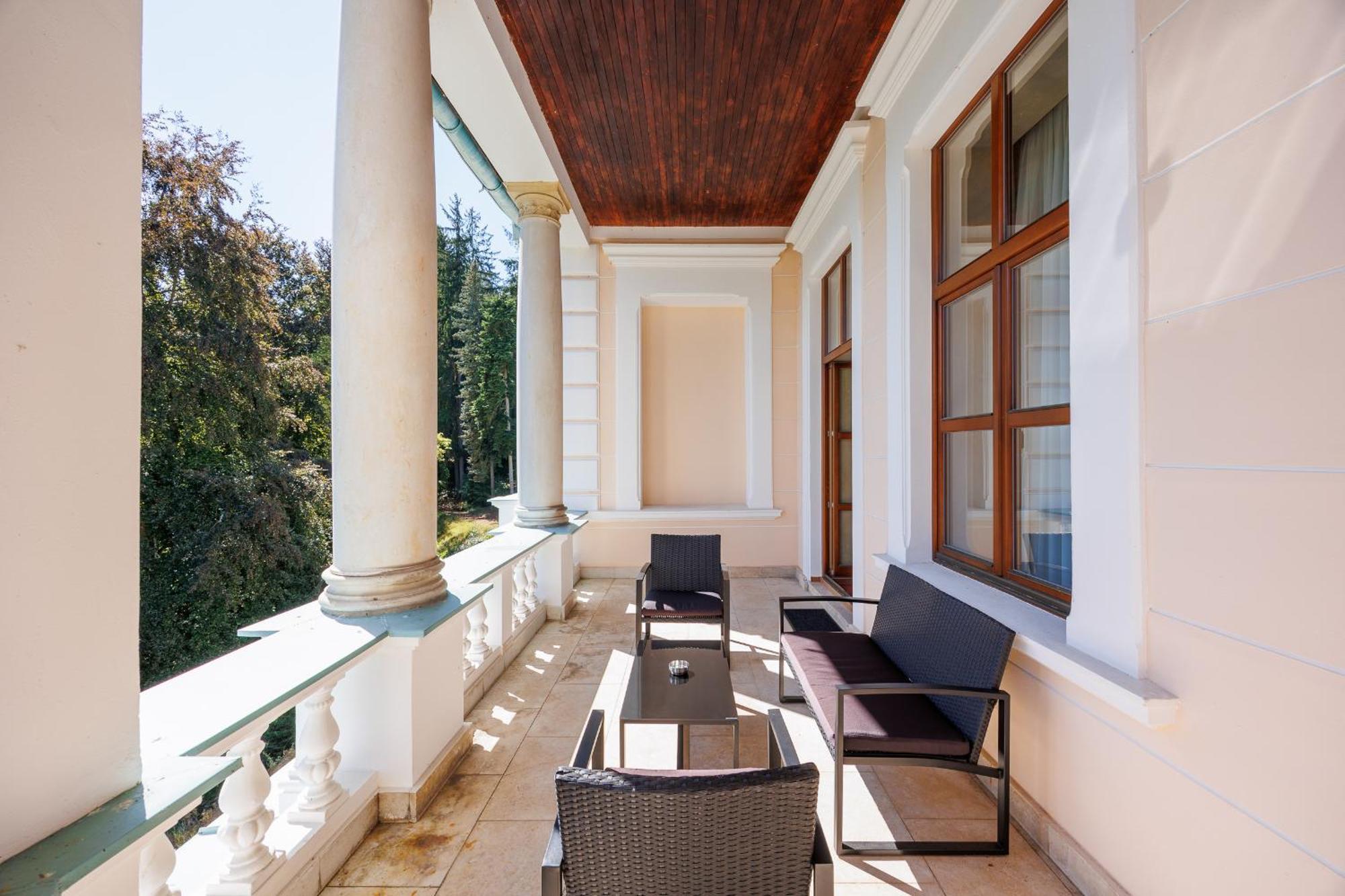 Hotel Chateau Cihelny كارلوفي فاري المظهر الخارجي الصورة