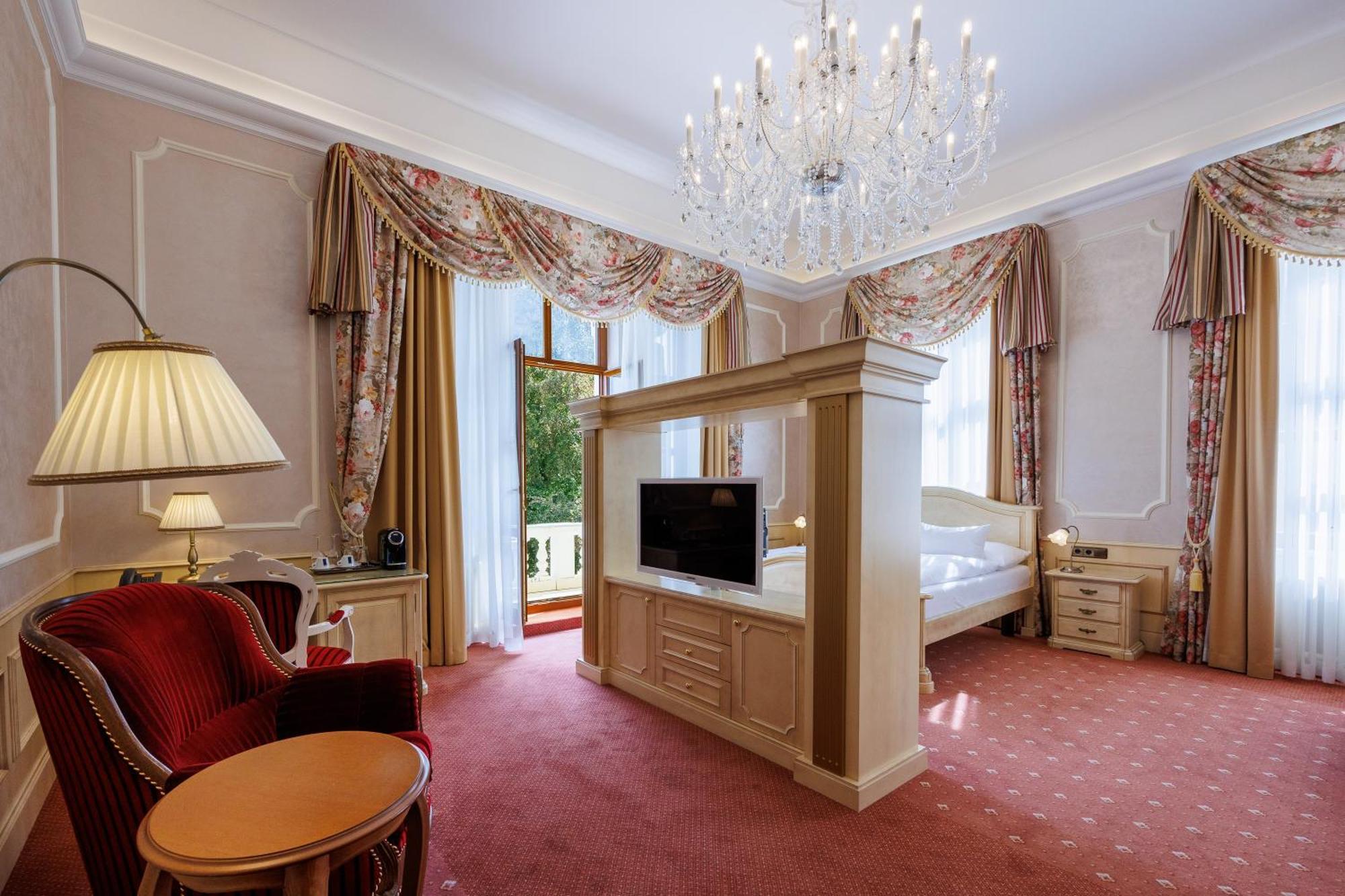 Hotel Chateau Cihelny كارلوفي فاري المظهر الخارجي الصورة
